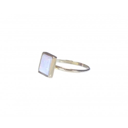 Ring aus Gelbgold mit Opal