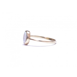 Ring aus Gelbgold mit Opal